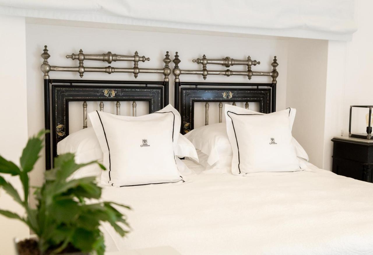 Dimora Graziana 1909 Bed & Breakfast โลโกโรตอนโด ภายนอก รูปภาพ